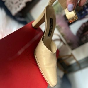 Tan Mario Valentino heels. Vintage with box and dust bag